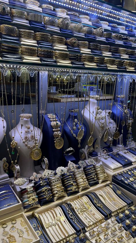 Morrocan Aesthetic, Moroccan Accessories, Marrakech Souk, Moroccan Aesthetic, Manicure Tutorials, Arabic Jewelry, Moroccan Jewelry, Expensive Jewelry Luxury, Gold Jewelry Stores