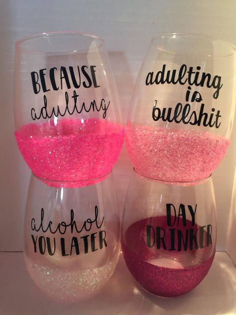 Glitter Wine Glasses Diy, Funny Wine Glasses, Wine Glass Sayings, Fun Wine Glasses, Glitter Wine Glasses, Wine Glass Designs, Diy Wine Glasses, Glitter Glasses, Wine Glass Crafts