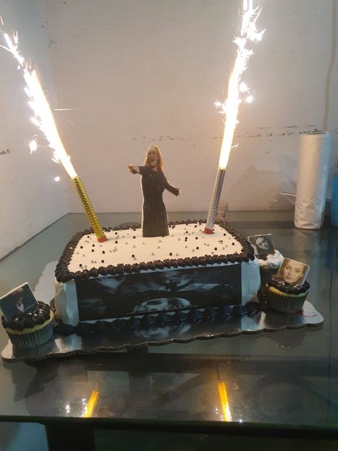 Adele Themed Party, Adele Cake, Birthday Katy Perry, Adele Birthday, Adele 21, Themed Birthday Cakes, Adele, Sweet 16, Birthday Party Themes