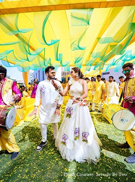 Haldi Couple Dress, Carnival Theme Indian Wedding Outfit, Carnival Bride Outfit, Haldi Look For Bride And Groom, White Haldi Outfit For Bride And Groom, Carnival Outfit Indian Wedding, Haldi Dress For Bride And Groom, Haldi Ceremony Outfit For Bride And Groom, Carnival Outfit Ideas Indian Wedding