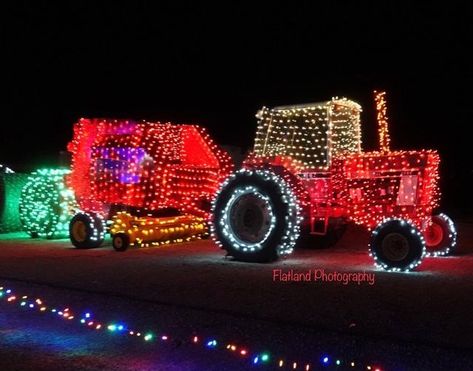 Bill on Instagram: "Tractor Tuesday IH 1086 #ih #farm #christmaslights #illinois #country #flatlandfarmer #bigtractorpiwer" Tractor Christmas Lights, Christmas Tractor Decorations, Tractor Seat Bar Stools, Tractor Decor, Christmas Tractor, Work Photos, Exterior Lights, Farm Christmas, Festival Ideas