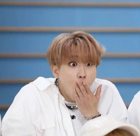 han jisung Secret Meme, Secret Song, Secret Secret, Funny Pictures For Kids, My Love Song, Kids Mood, Amazing Songs, Fandom Funny, Skz In Cute