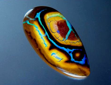 Koroit Opal gemstone Koroit Opal, Rocks And Fossils, Creating Positive Energy, Buried Treasure, Rock Minerals, Rock Stars, Rock Hounding, Rocks And Gems, Gems And Minerals