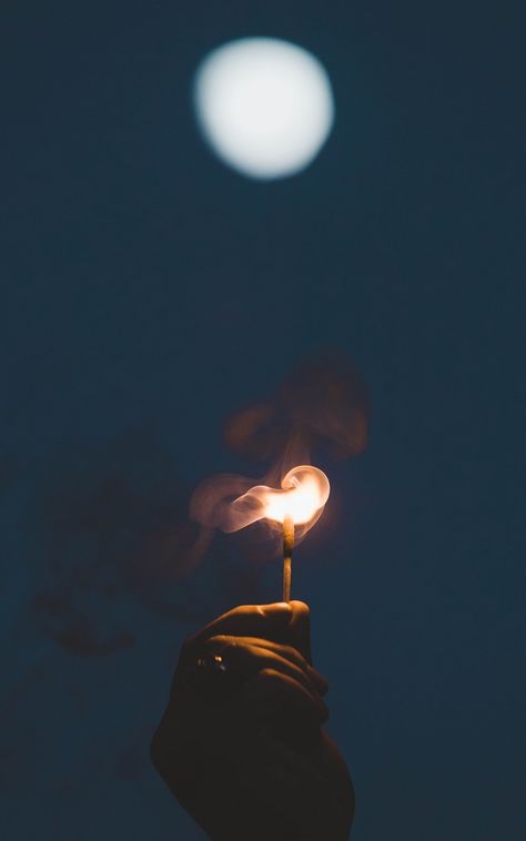 Matches Aesthetic Burning, Fire Photography Ideas, Matchstick Wallpaper, Hand Holding A Match, Match On Fire, Matchstick Photography, Match Burning, Matches Aesthetic, Blue Hour Photoshoot