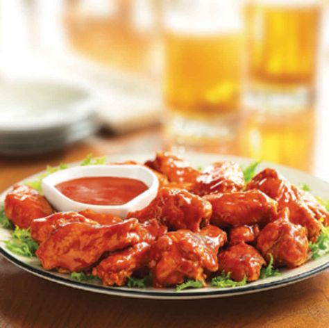 franks' red hot buffalo wings Red Hot Chicken, Hot Sauce Chicken, Buffalo Chicken Wings Recipe, Hot Chicken Wings, Chicken Breast Crockpot Recipes, Buffalo Recipe, Wings Recipe Buffalo, Crockpot Chicken Breast, Franks Red Hot