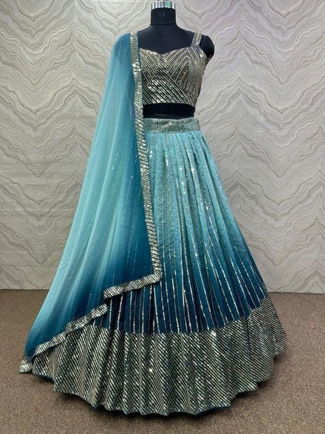 Botas Outfit, Top Lehenga, Lehenga Choli Designs, Party Wear Lehenga Choli, Lehenga Designs Simple, Dresses Traditional, Blue Lehenga, Choli Designs, Indian Lehenga