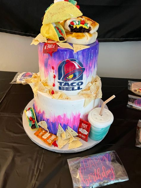 Taco Bell Cake, Cute Cakes Birthday, Taco Bell Birthday, Taco Bell Aesthetic, Taco Bell Party, Fast Food Cake, Taco Bell Wedding, Crazy Birthday Cakes, Bell Aesthetic