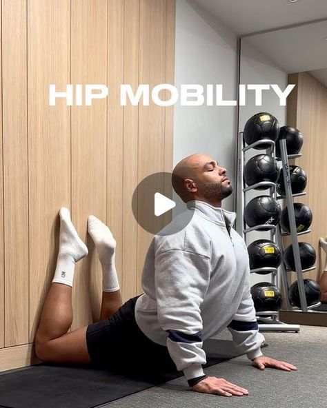 Banded Hip Exercises, Hip And Lower Back Stretches, Hip Stretches For Men, Hip Mobility Exercises For Beginners, Hip Exercises For Men, Back Mobility Exercises, Mobility Stretches, Hip Training, Mobility Workout