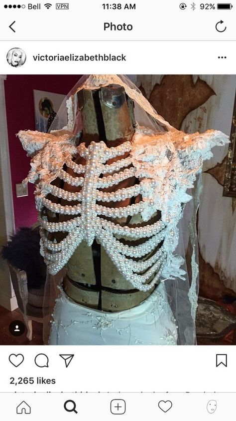 Most Creative Halloween Costumes, Halloween Costumes 2022, Skeleton Costume, Halloween This Year, Mode Boho, Horror Movie Characters, Cosplay Diy, Theme Halloween, Creative Halloween Costumes