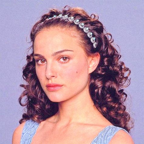 Padme Aesthetic, Movie Hairstyles, Queen Padme, Star Wars Padme Amidala, Star Wars Padme, Padmé Amidala, Prom Inspiration, Padme Amidala, Jeweled Headband