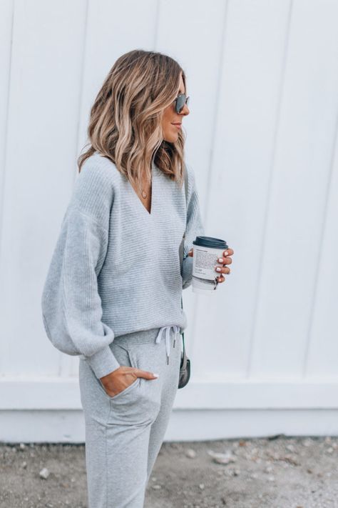 Cozy Outfits to Wear After You've Finished Thanksgiving Dinner | Cella Jane Comfy Sheek Outfits, Winter Loungewear Outfits, Comfy Fall Loungewear Sweatshirt, Cozy Fall Sweats For Leisure, Comfy Sweater For Fall Loungewear, Cozy Fit Joggers For Fall Loungewear, Lounge Wear Outfits, Mom Lounge Wear Outfit, Leisure Wear Women Outfit