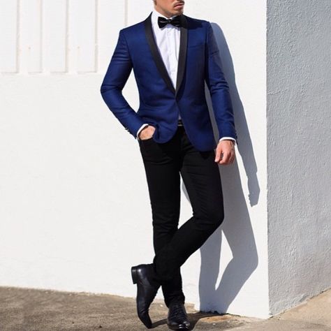 Navy Tuxedos, Blue Dinner, Dinner Jacket, A Gentleman, Tuxedos, Men's Suits, Web Interface, Mens Casual Outfits, Mens Casual