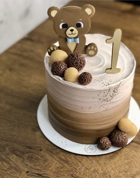 Teddy Bear Birthday Cake, Bts Cake, Teddy Bear Birthday, Bear Theme, Cake Decorating Designs, Bear Birthday, Cake Ideas, First Birthdays, Cake Decorating