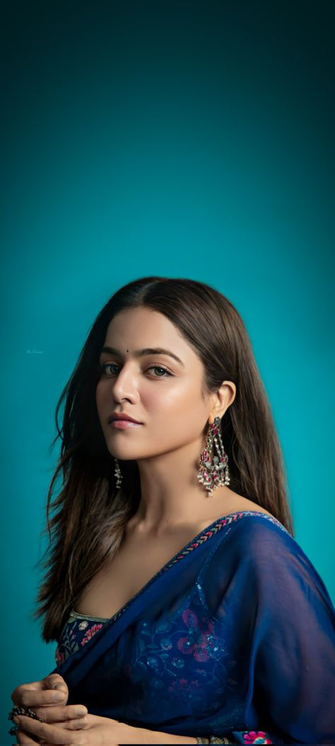 Wamiqa Gabbi, Girls Dresses Diy, Actress Without Makeup, Indian Photoshoot, Indian Woman, Indian Bridal Fashion, Bollywood Girls, Indian Actress Hot Pics