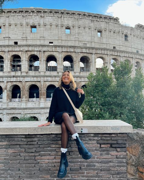 What to Wear In Rome, Italy || Outfit Ideas To Wear In Rome This Fall Italy Winter Fashion Outfit Ideas, Outfits For Winter In Italy, Italy Cold Weather Outfits, Honeymoon Outfits Fall, Italy Winter Travel Outfits, Europe Outfit Inspo Spring, Outfit For Italy Winter, Rome Winter Outfits What To Wear, Winter Outfits Rome