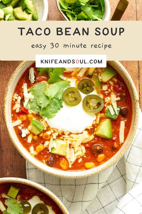 Recipe With Pinto Beans, Slow Cooker Bean Soup, Chili Bean Soup, Mexican Bean Soup, Chilli Soup, Mexican Chilli, Bean And Bacon Soup, Slow Cooker Beans, Bean Chilli