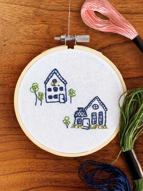 House Embroidery Pattern Simple, Embroidered House, House Embroidery, Cross Applique, Home Embroidery, Garden Embroidery, Embroidered Brooch, Simple Embroidery Designs, Embroidery Sweater