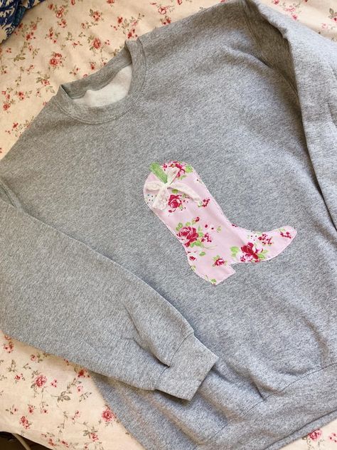 Embroidered Cowboy Boot Sweatshirt Cute Hoodies for Women Sweatshirts Gift for Her Aesthetic Trendy Crewneck Pinterest Shirt Patchwork - Etsy Fabric Embroidered Sweatshirt, Patchwork On Clothes, Sewing Patchwork Clothes, Embroidery Items To Sell, Sweatshirt Crafts, Patch Work Sweatshirt, Patch Sweatshirt Diy, Sewing Hoodie, Embroidered Sweatshirt Diy