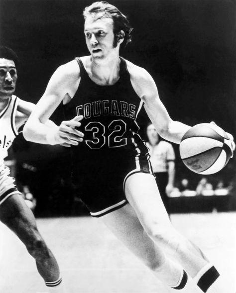 Legends profile: Billy Cunningham | NBA.com Billy Cunningham, Vintage Basketball, Basketball Photography, Nba Championships, Nba Logo, Basketball Leagues, Nba Legends, Sports Hero, Basketball Legends