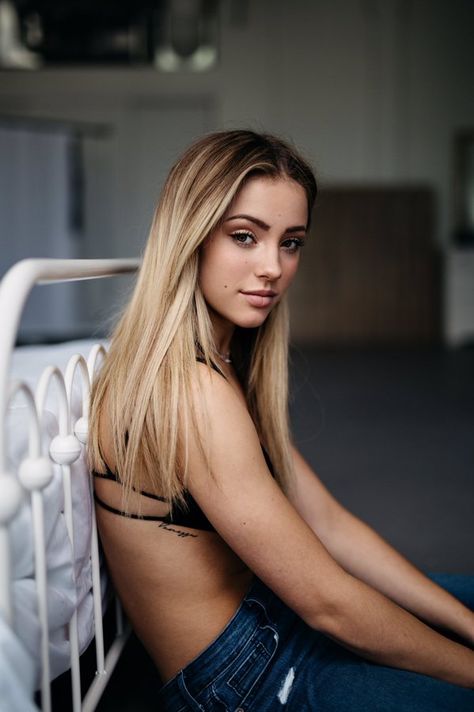 Charly Jordan, Healthy Lifestyle Motivation, Celebrity Tattoos, Star Girl, Inspirational Women, A Woman, Curly Hair Styles, Jordan, Blonde