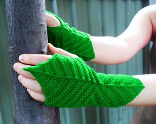 Knitted Mittens, Gloves Pattern, Mode Crochet, Crochet Fingerless Gloves, Crochet Gloves, Fun Crochet Projects, Knit Mittens, Diy Crochet Projects, Knitted Gloves