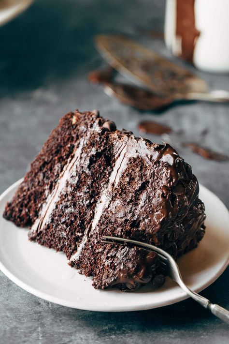 Blackout Chocolate Cake, Blackout Cake, Amazing Chocolate Cake Recipe, Cake Chocolat, Chocolate Cream Cheese, Best Chocolate Cake, Moist Chocolate Cake, Chocolate Cream, Savoury Cake