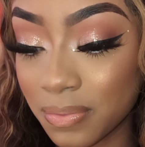 Rose Gold Makeup Looks, Sweet 16 Makeup, Gold Eyeshadow Looks, Rose Gold Eye Makeup, Birthday Makeup Looks, Rose Gold Eyeshadow, Pink Eyeshadow Look, Gold Makeup Looks, Natural Glam Makeup