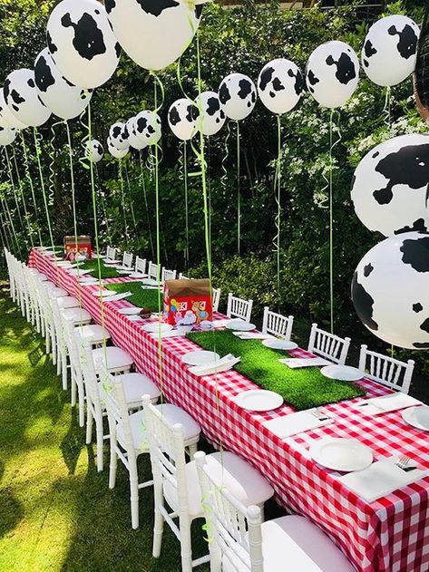 Farm Party Table from a Barnyard Farm Birthday Party on Kara's Party Ideas | KarasPartyIdeas.com (12) Candle Carousel, Toy Unicorn, Cow Birthday Parties, Farm Themed Party, Barnyard Birthday Party, Farm Theme Birthday, Farm Animal Party, Farm Baby Shower, Farm Animals Birthday Party