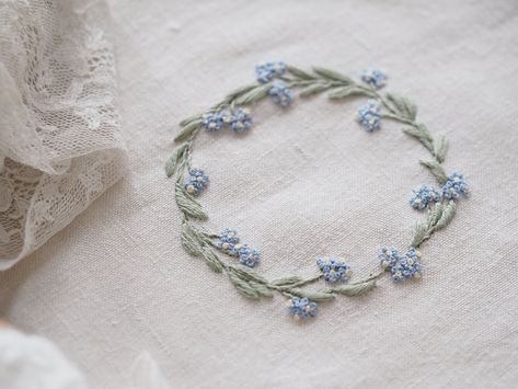 Wreath Kit, Mini Embroidery, The Language Of Flowers, Cottage Quilt, Forget Me Not Flower, Hand Embroidery Projects, Brazilian Embroidery, Embroidery Scissors, Language Of Flowers