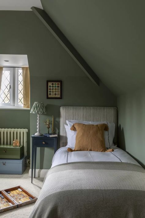 Classic Modern Interior, Bespoke Beds, Bedroom Trends, Green Walls, Teenage Bedroom, Loft Conversion, Smart Design, Childrens Bedrooms, Interior Design Firms