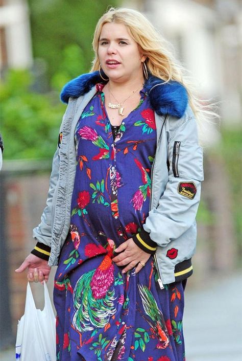 Paloma Faith Pregnant Native Gardens, Paloma Faith, Old Singers, Faith Inspiration, Paloma, Dj, Hair Makeup, Street Style, Entertainment