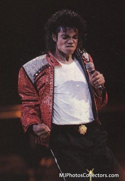 Michael jackson bad tour Michael Jackson Beat It, Mj Bad Era, Michael Jackson Bad Tour, Jar Jar Binks, Musica Salsa, Mj Bad, Michael Jackson Photos, Michael Jackson Dangerous, Hee Man