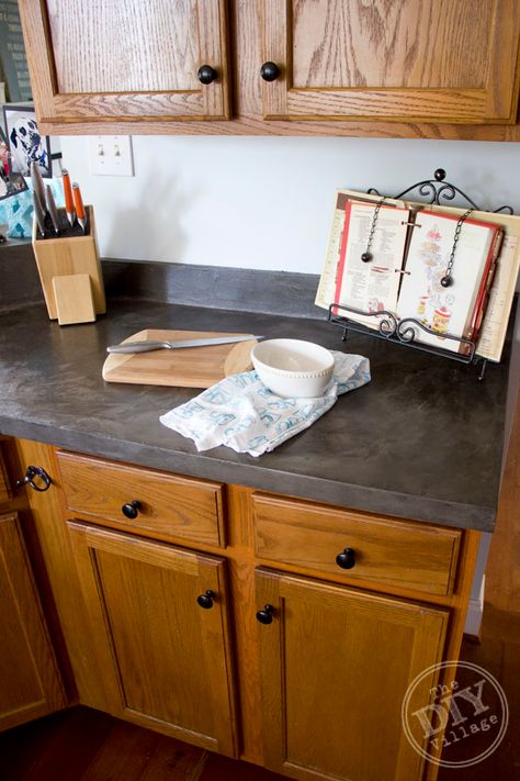 Countertop Makeover, Concrete Countertop, Concrete Kitchen, Diy Countertops, Reno Ideas, Kitchen Redo, Concrete Countertops, Kitchen Reno, Kitchen Remodel Idea