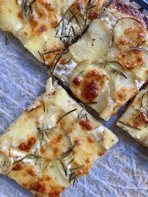 Potato Mozzarella, Pizza Number, Sommer Mad, Potato Pizza, Pizza Base, Dinner Inspiration, God Mat, Pizza Night, Food Obsession