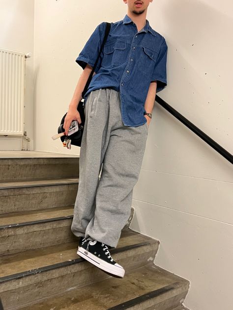 Chill city outfit men sweatpants Male Fashion Sweatpants, Sweatpants And Converse Outfits Men, Outfits With Sweatpants Men, Flannel And Sweatpants Outfit Men, Masc Sweatpants Outfit, Male Sweatpants Outfit, Men’s Sweatpants Fashion, City Outfit Men, Men’s Sweatpants Outfit