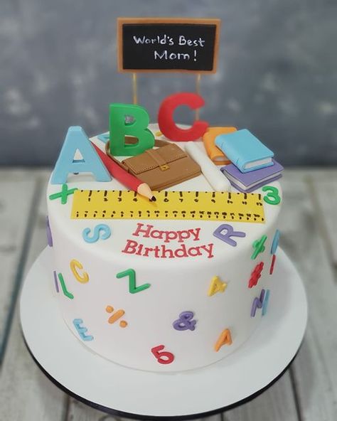 I Love Cakes on Instagram School Cake Design, Abc Cake Birthday, Daycare Cake, Back To School Cake Ideas, Teacher Theme Cake, School Themed Cake, First Day Of School Cake, Cake For Teacher, Back To School Cake