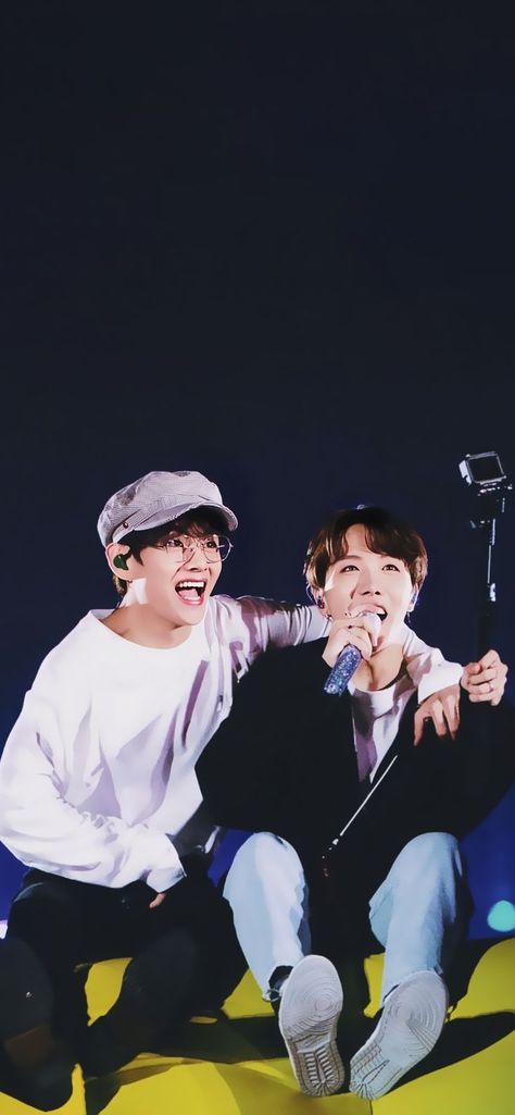 Jhope And V, Wallpaper Jhope, Sleeping Partner, Mafia Style, V Wallpaper, Hope Wallpaper, Bts Group Photos, Hd Phone Wallpapers, Wallpaper Bts