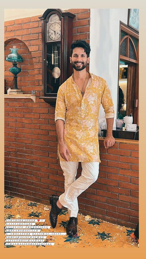 Poses For Men In Traditional Wear, Haldi Outfits Men, Haldi Outfits For Groom, Men Haldi Outfit, Haldi Kurta For Men, Yellow Kurta Men, Indo Western Outfits For Men, Casual Wedding Suit, Mira Kapoor