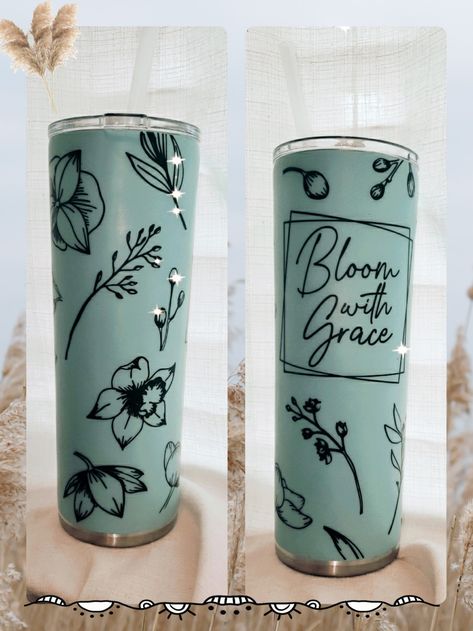 Minimalist Tumbler, Plant Tumbler Ideas, Boho Tumbler Ideas, Boho Tumbler, Water Bottle Art, Flower Birthday Party, Flower Outline, Small Business Planner, Glitter Tumbler Cups