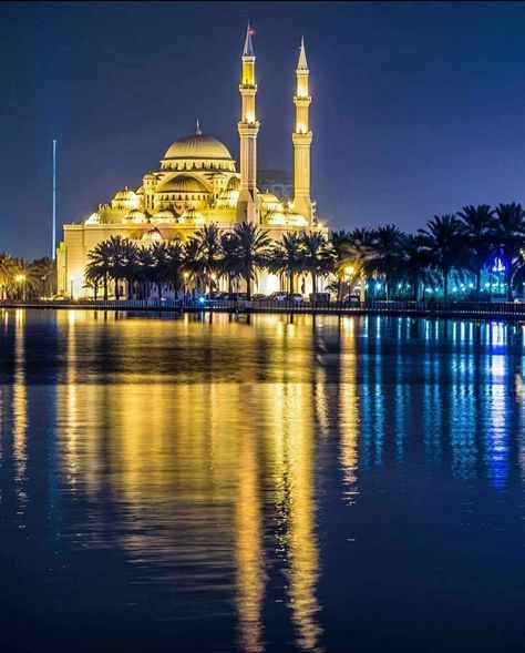 Al Noor Mosque, Sharjah, United Arab Emirates. Sharjah United Arab Emirates, City Vibe, Top Travel Destinations, Sharjah, Arab Emirates, Landscape Wallpaper, United Arab Emirates, Night Life, Taj Mahal