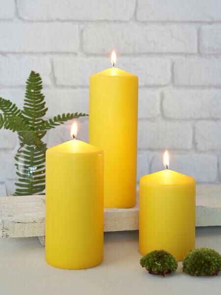 Pillar Candles Wedding, Expensive Candles, Smelling Candles, Beeswax Pillar Candles, Spa Candle, Yellow Candles, Winter Wedding Colors, Summer Candles, Candle Aesthetic