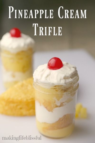 Pineapple Upside Down Cake Trifle Dessert | Making Life Blissful Cake Trifle, Trifle Dessert Recipes, Banana Split Dessert, Dessert Shooters, Dessert Oreo, Pineapple Desserts, Trifle Dish, Trifle Desserts, Desserts Vegan