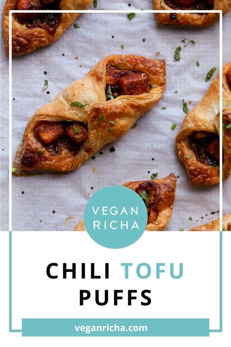 These Indian-inspired tofu puff pastry parcels are the perfect fusion appetizer for a Diwali or Indian-themed party. Or really any other party, because they are just so delicious! You all will love these Indo-Chinese Chilli Garlic Tofu in crispy parcels! Protein Entrees, Healthy Pastry, Ethiopian Lentils, Pastry Filling, Garlic Tofu, Spinach Puff Pastry, Spinach Puff, Vegan Richa, Instant Pot Cookbook