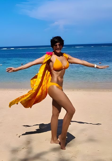 Mandira Bedi, Dog Wallpaper Iphone, Athletic Body, Beautiful Dresses Short, Dog Wallpaper, Bollywood Girls, Woman Crush, Indian Beauty Saree, Bollywood Actress