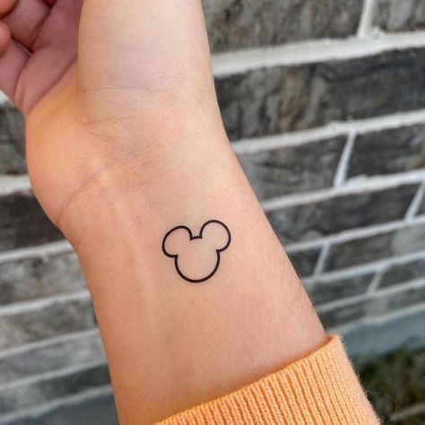 Ivanna Carolina Santiago 🇵🇷 on Instagram: “🚨RESTOCK ALERT 🚨 Disney temporary tattoos are back on my Etsy shop!! *LINK IN BIO* Also thank you so much for the support…” Disney Couple Tattoos, Tattoo Machine Drawing, Mouse Outline, Unique Tattoos Black Women, Mickey Tattoo, Mickey Mouse Tattoo, Mouse Tattoos, Back Of Shoulder Tattoo, Mickey Mouse Ears