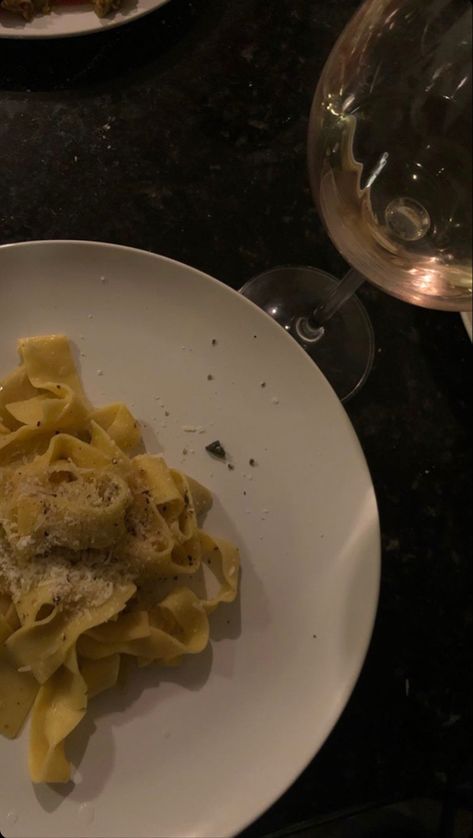 Dinner Esthetics, Dinner Asthetic Picture, Pasta Spaghetti, Asthetic Picture, Snap Food, Wine And Dine, Instagram Food, Food Obsession, Bon Appetit