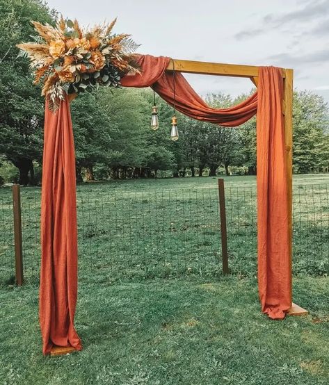 Decor Photobooth, Mexican Theme Wedding, Ceremony Arch Decor, Wedding Drapery, Color Terracota, September Flowers, Wedding Arbour, Boho Chic Wedding, Fall Wedding Decorations