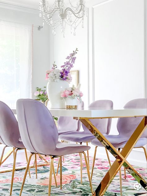 Purple Velvet Dining Chairs, Lilac Dining Room, Pastel Dining Table, Feminine Dining Room, Boujee Apartment, Purple Dining Room, Cottage Dining Rooms, Dining Table Gold, Velvet Chairs