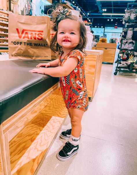 Skater Aesthetic Outfits, Girl Vans, Vans Clothing, Baby Vans, Vans Outfit, Vans Shirt, Vans Kids, Kids Names