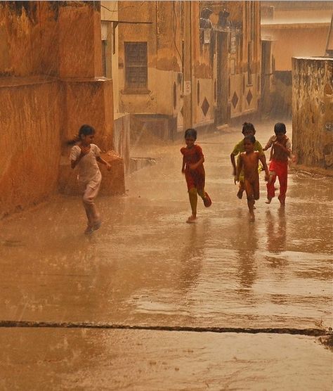 . Playing In The Rain, Amazing India, Flipagram Instagram, Goa India, Indian Aesthetic, South Asia, Varanasi, Incredible India, India Travel